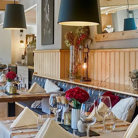 Zum Pflug ツェル・アム・ハルマースバッハ