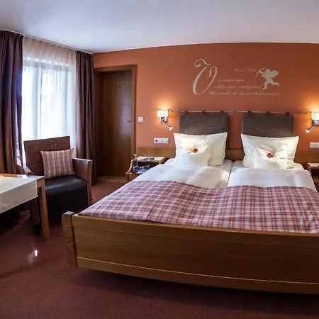 Zum Pflug 3* Zell am Harmersbach